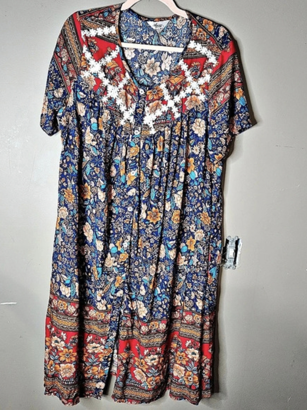 Aocier Floral Maxi Dress in Blue & Red Size Large Like New Ptp 22" Length 42"
